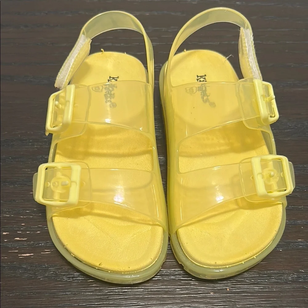 Kickers Vibrant Yellow and Pink Sandals Waterproof Comfort
